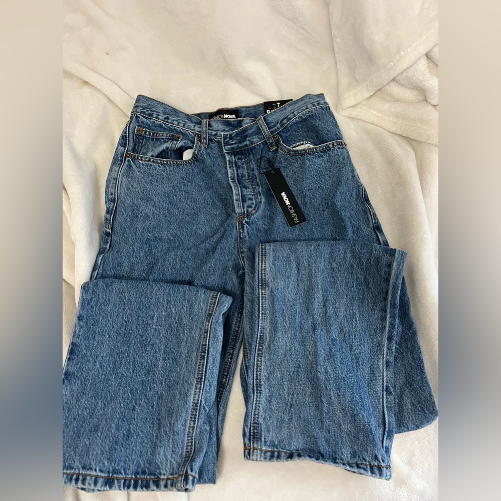 Mom fitting jeans